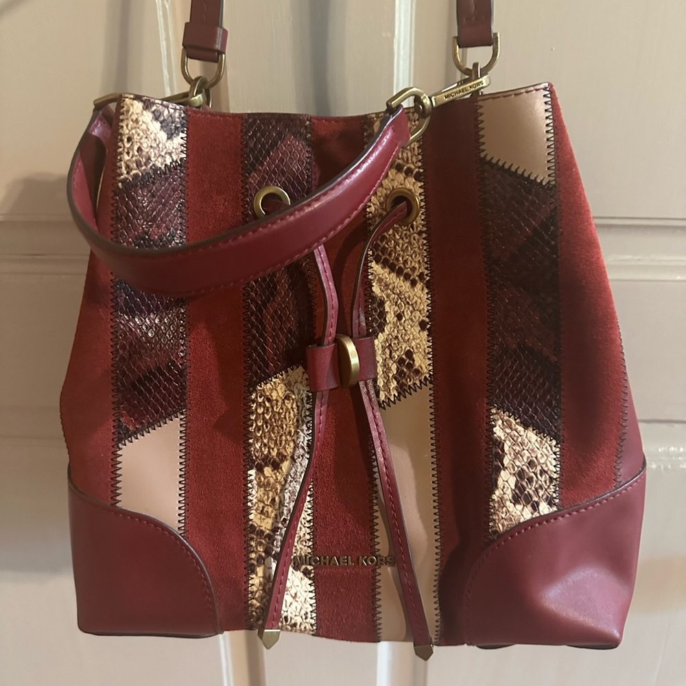 Michael Kors Bucket bag, with shoulder strap and crossbody strap